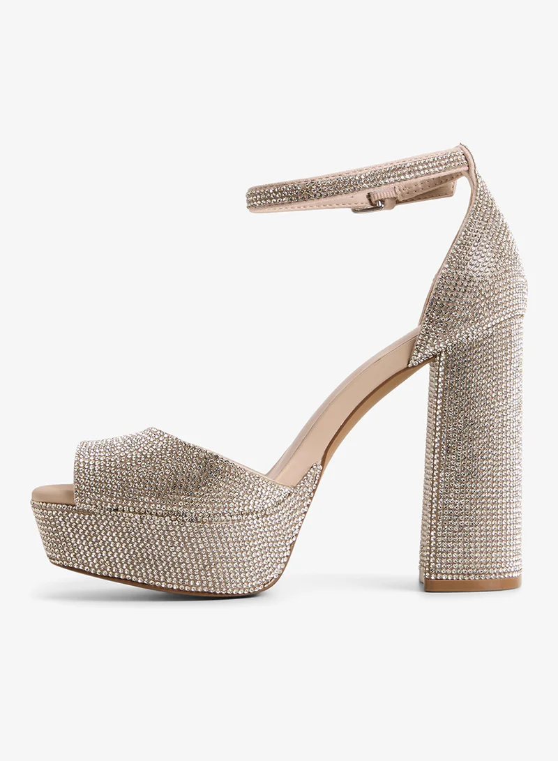 كول ات سبرنج صنادل بكعب عالٍ بحزام للكاحل من دومينيك